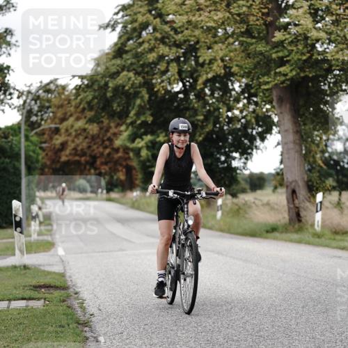 30.08.2026 - Elbe Triathlon Hamburg Michael Burmester http://msf.ph/oto/10076618 30.08.2026 11:22:59 Radfahren 1546, 1615, 1637 meine-sportfotos.de