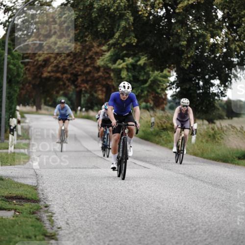 30.08.2026 - Elbe Triathlon Hamburg Michael Burmester http://msf.ph/oto/10076639 30.08.2026 11:23:20 Radfahren 1376, 1428, 1626, 1631, 1694 meine-sportfotos.de