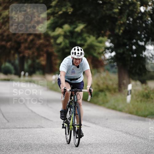 30.08.2026 - Elbe Triathlon Hamburg Michael Burmester http://msf.ph/oto/10076721 30.08.2026 11:25:17 Radfahren 1668, 1673 meine-sportfotos.de