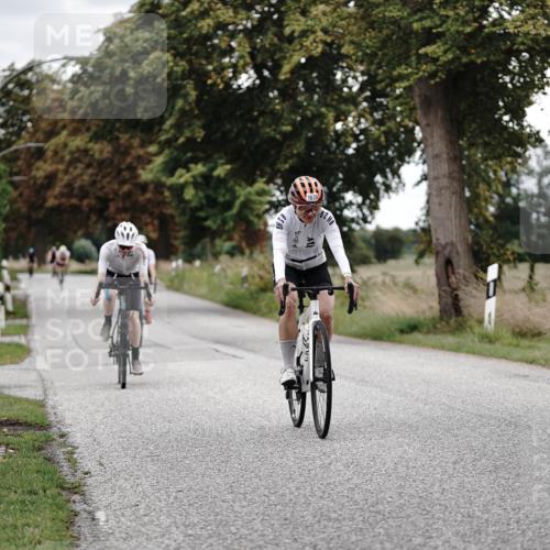 30.08.2026 - Elbe Triathlon Hamburg Michael Burmester http://msf.ph/oto/10076743 30.08.2026 11:25:52 Radfahren 1355, 1396, 1601, 1602, 1675 meine-sportfotos.de