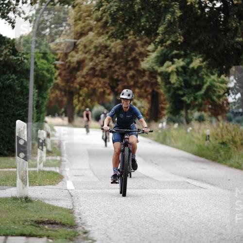30.08.2026 - Elbe Triathlon Hamburg Michael Burmester http://msf.ph/oto/10076808 30.08.2026 11:26:58 Radfahren 1190, 1398, 1399 meine-sportfotos.de