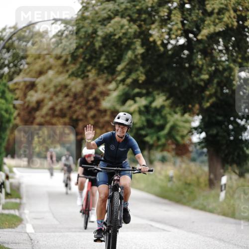 30.08.2026 - Elbe Triathlon Hamburg Michael Burmester http://msf.ph/oto/10076811 30.08.2026 11:26:59 Radfahren 1190, 1398, 1399 meine-sportfotos.de