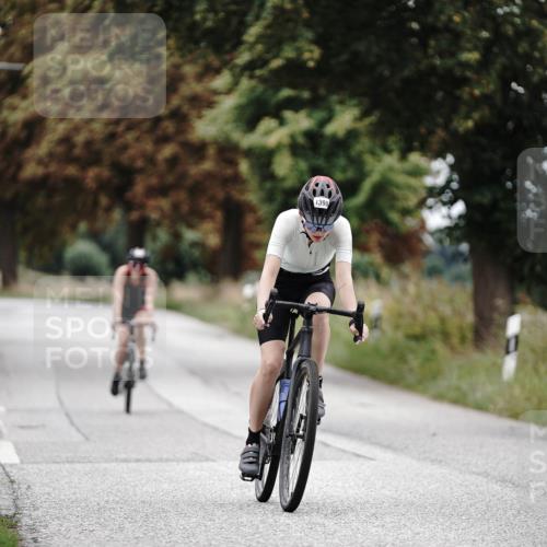 30.08.2026 - Elbe Triathlon Hamburg Michael Burmester http://msf.ph/oto/10076821 30.08.2026 11:27:04 Radfahren 1398, 1399, 1463 meine-sportfotos.de