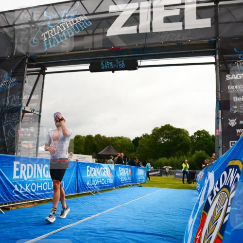 30.08.2026 - Elbe Triathlon Hamburg LAZAROV Photography http://msf.ph/oto/10078673 30.08.2026 09:57:51 Ziel 226 meine-sportfotos.de