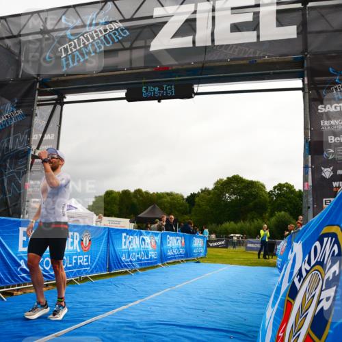 30.08.2026 - Elbe Triathlon Hamburg LAZAROV Photography http://msf.ph/oto/10078675 30.08.2026 09:57:51 Ziel 226 meine-sportfotos.de