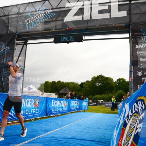 30.08.2026 - Elbe Triathlon Hamburg LAZAROV Photography http://msf.ph/oto/10078676 30.08.2026 09:57:51 Ziel 226 meine-sportfotos.de