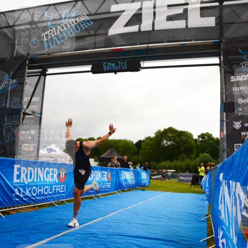 30.08.2026 - Elbe Triathlon Hamburg LAZAROV Photography http://msf.ph/oto/10078678 30.08.2026 09:58:32 Ziel 180, 203 meine-sportfotos.de