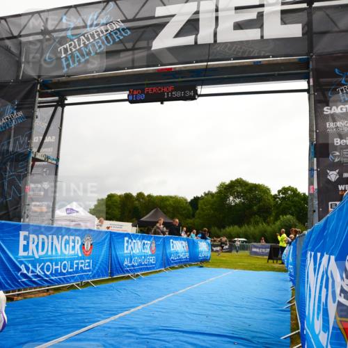 30.08.2026 - Elbe Triathlon Hamburg LAZAROV Photography http://msf.ph/oto/10078682 30.08.2026 09:58:33 Ziel 180, 203 meine-sportfotos.de