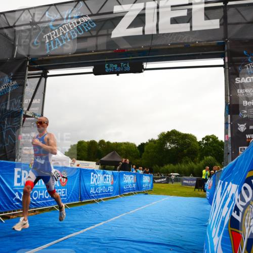 30.08.2026 - Elbe Triathlon Hamburg LAZAROV Photography http://msf.ph/oto/10078684 30.08.2026 09:58:39 Ziel 203 meine-sportfotos.de