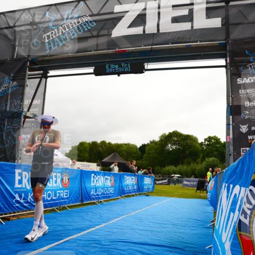 30.08.2026 - Elbe Triathlon Hamburg LAZAROV Photography http://msf.ph/oto/10078690 30.08.2026 09:59:02 Ziel 247 meine-sportfotos.de