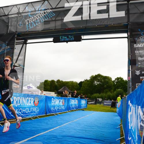 30.08.2026 - Elbe Triathlon Hamburg LAZAROV Photography http://msf.ph/oto/10078698 30.08.2026 10:00:10 Ziel 194 meine-sportfotos.de