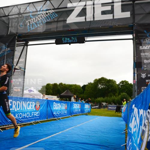 30.08.2026 - Elbe Triathlon Hamburg LAZAROV Photography http://msf.ph/oto/10078702 30.08.2026 10:00:25 Ziel 190 meine-sportfotos.de