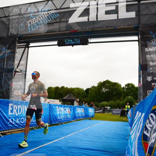 30.08.2026 - Elbe Triathlon Hamburg LAZAROV Photography http://msf.ph/oto/10078705 30.08.2026 10:00:55 Ziel 218 meine-sportfotos.de