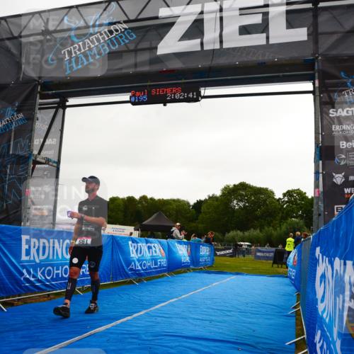 30.08.2026 - Elbe Triathlon Hamburg LAZAROV Photography http://msf.ph/oto/10078714 30.08.2026 10:02:41 Ziel 195 meine-sportfotos.de