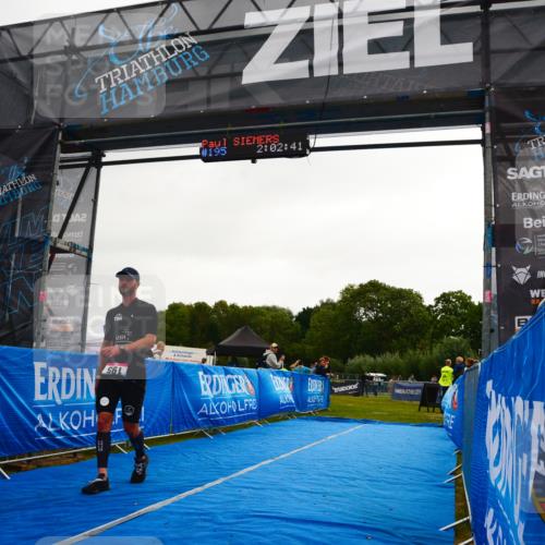 30.08.2026 - Elbe Triathlon Hamburg LAZAROV Photography http://msf.ph/oto/10078715 30.08.2026 10:02:41 Ziel 195 meine-sportfotos.de