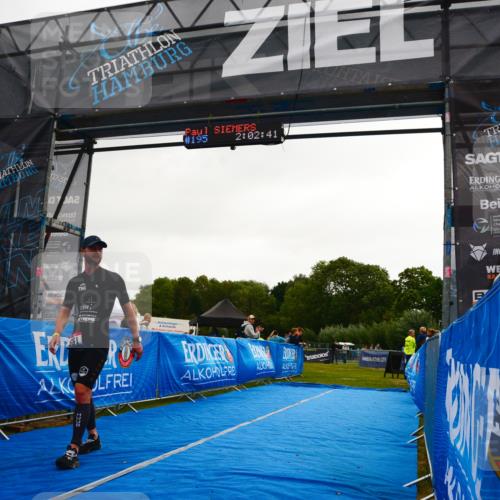 30.08.2026 - Elbe Triathlon Hamburg LAZAROV Photography http://msf.ph/oto/10078718 30.08.2026 10:02:41 Ziel 195 meine-sportfotos.de