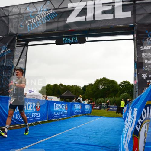 30.08.2026 - Elbe Triathlon Hamburg LAZAROV Photography http://msf.ph/oto/10078724 30.08.2026 10:03:34 Ziel 217 meine-sportfotos.de