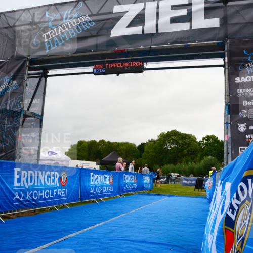 30.08.2026 - Elbe Triathlon Hamburg LAZAROV Photography http://msf.ph/oto/10078748 30.08.2026 10:06:17 Ziel 216 meine-sportfotos.de
