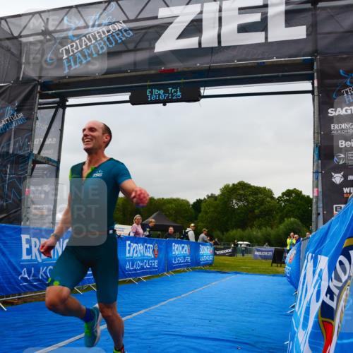 30.08.2026 - Elbe Triathlon Hamburg LAZAROV Photography http://msf.ph/oto/10078751 30.08.2026 10:07:26 Ziel 199, 207 meine-sportfotos.de