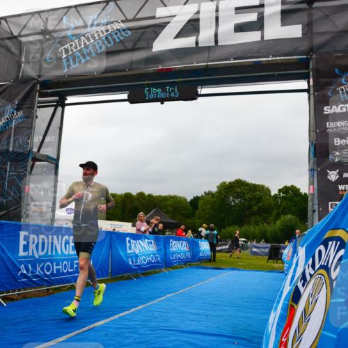 30.08.2026 - Elbe Triathlon Hamburg LAZAROV Photography http://msf.ph/oto/10078759 30.08.2026 10:08:43 Ziel 219 meine-sportfotos.de
