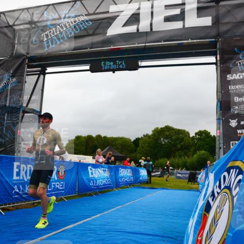 30.08.2026 - Elbe Triathlon Hamburg LAZAROV Photography http://msf.ph/oto/10078760 30.08.2026 10:08:43 Ziel 219 meine-sportfotos.de