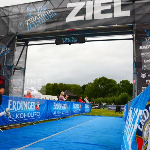 30.08.2026 - Elbe Triathlon Hamburg LAZAROV Photography http://msf.ph/oto/10078768 30.08.2026 10:09:31 Ziel 242 meine-sportfotos.de