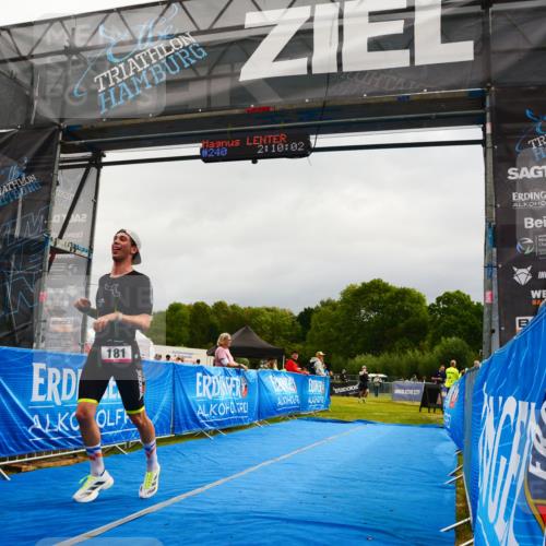 30.08.2026 - Elbe Triathlon Hamburg LAZAROV Photography http://msf.ph/oto/10078774 30.08.2026 10:10:03 Ziel 181, 240 meine-sportfotos.de