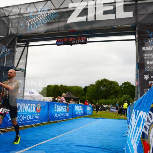 30.08.2026 - Elbe Triathlon Hamburg LAZAROV Photography http://msf.ph/oto/10078790 30.08.2026 10:10:39 Ziel 221 meine-sportfotos.de