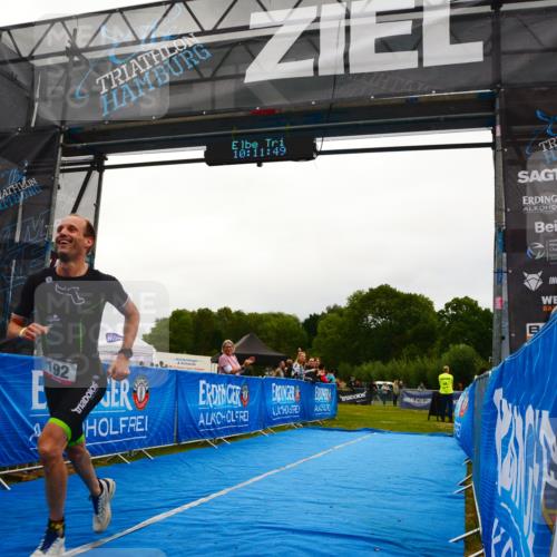 30.08.2026 - Elbe Triathlon Hamburg LAZAROV Photography http://msf.ph/oto/10078793 30.08.2026 10:11:50 Ziel 192 meine-sportfotos.de