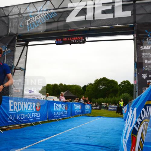 30.08.2026 - Elbe Triathlon Hamburg LAZAROV Photography http://msf.ph/oto/10078800 30.08.2026 10:12:27 Ziel 231 meine-sportfotos.de