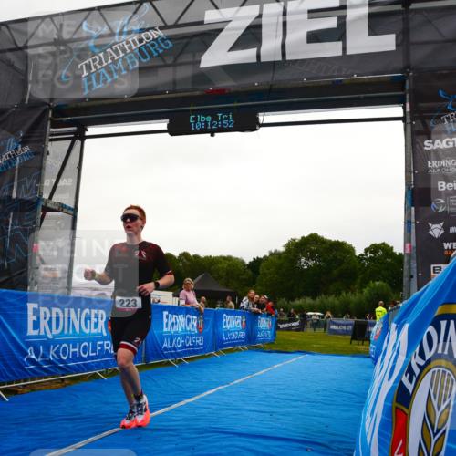 30.08.2026 - Elbe Triathlon Hamburg LAZAROV Photography http://msf.ph/oto/10078802 30.08.2026 10:12:53 Ziel 223 meine-sportfotos.de