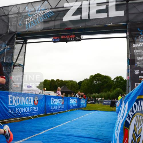 30.08.2026 - Elbe Triathlon Hamburg LAZAROV Photography http://msf.ph/oto/10078806 30.08.2026 10:12:54 Ziel 223 meine-sportfotos.de