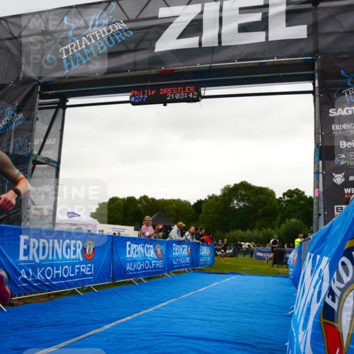 30.08.2026 - Elbe Triathlon Hamburg LAZAROV Photography http://msf.ph/oto/10078817 30.08.2026 10:13:43 Ziel 220, 227 meine-sportfotos.de