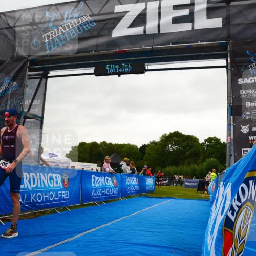 30.08.2026 - Elbe Triathlon Hamburg LAZAROV Photography http://msf.ph/oto/10078822 30.08.2026 10:14:08 Ziel 206 meine-sportfotos.de