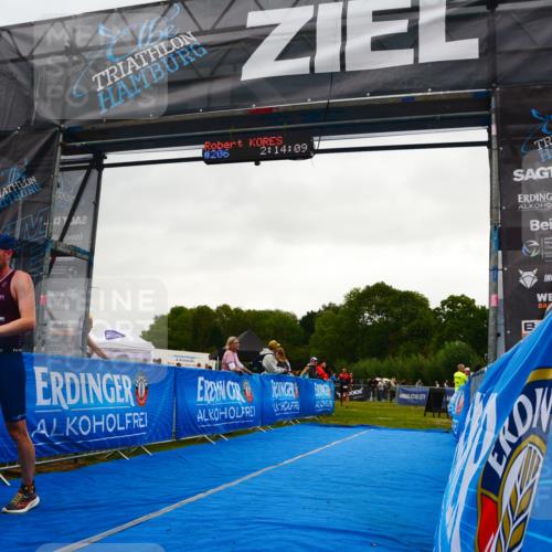 30.08.2026 - Elbe Triathlon Hamburg LAZAROV Photography http://msf.ph/oto/10078823 30.08.2026 10:14:08 Ziel 206 meine-sportfotos.de