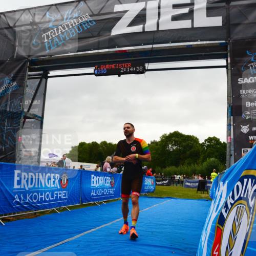 30.08.2026 - Elbe Triathlon Hamburg LAZAROV Photography http://msf.ph/oto/10078832 30.08.2026 10:14:37 Ziel 238 meine-sportfotos.de