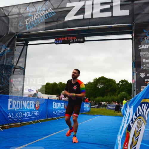 30.08.2026 - Elbe Triathlon Hamburg LAZAROV Photography http://msf.ph/oto/10078834 30.08.2026 10:14:37 Ziel 238 meine-sportfotos.de