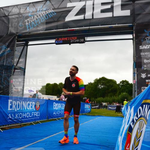 30.08.2026 - Elbe Triathlon Hamburg LAZAROV Photography http://msf.ph/oto/10078835 30.08.2026 10:14:37 Ziel 238 meine-sportfotos.de