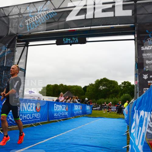 30.08.2026 - Elbe Triathlon Hamburg LAZAROV Photography http://msf.ph/oto/10078842 30.08.2026 10:16:16 Ziel 191 meine-sportfotos.de