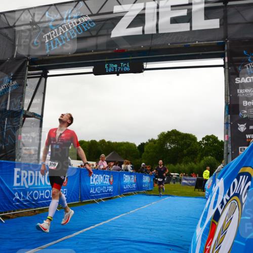 30.08.2026 - Elbe Triathlon Hamburg LAZAROV Photography http://msf.ph/oto/10078845 30.08.2026 10:17:07 Ziel 230, 309 meine-sportfotos.de