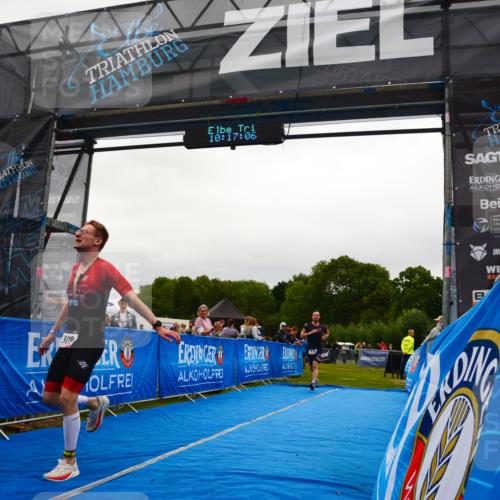30.08.2026 - Elbe Triathlon Hamburg LAZAROV Photography http://msf.ph/oto/10078846 30.08.2026 10:17:07 Ziel 230, 309 meine-sportfotos.de