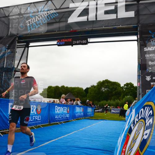30.08.2026 - Elbe Triathlon Hamburg LAZAROV Photography http://msf.ph/oto/10078854 30.08.2026 10:17:09 Ziel 230, 309 meine-sportfotos.de