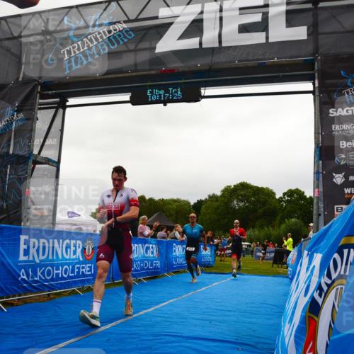 30.08.2026 - Elbe Triathlon Hamburg LAZAROV Photography http://msf.ph/oto/10078857 30.08.2026 10:17:26 Ziel 212, 308, 312 meine-sportfotos.de