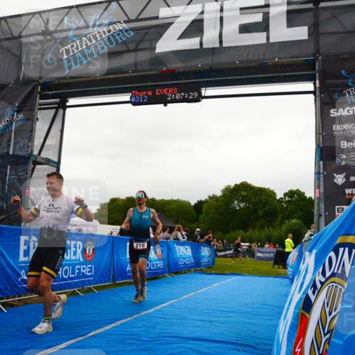 30.08.2026 - Elbe Triathlon Hamburg LAZAROV Photography http://msf.ph/oto/10078868 30.08.2026 10:17:40 Ziel 210, 272 meine-sportfotos.de