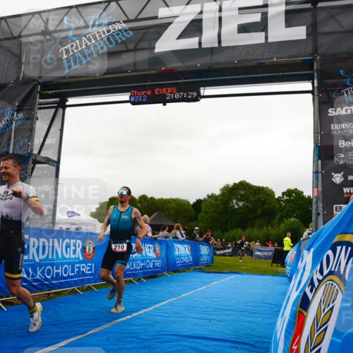 30.08.2026 - Elbe Triathlon Hamburg LAZAROV Photography http://msf.ph/oto/10078870 30.08.2026 10:17:40 Ziel 210, 272 meine-sportfotos.de