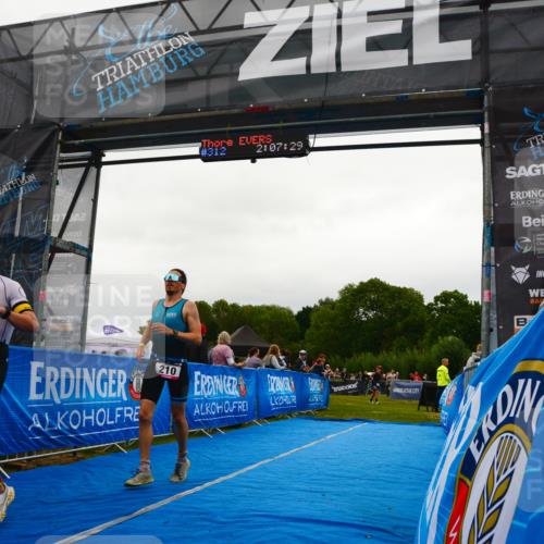 30.08.2026 - Elbe Triathlon Hamburg LAZAROV Photography http://msf.ph/oto/10078871 30.08.2026 10:17:41 Ziel 210, 272 meine-sportfotos.de