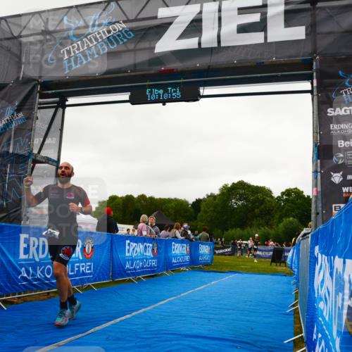 30.08.2026 - Elbe Triathlon Hamburg LAZAROV Photography http://msf.ph/oto/10078885 30.08.2026 10:18:56 Ziel 235 meine-sportfotos.de