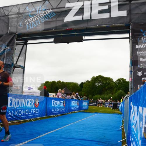 30.08.2026 - Elbe Triathlon Hamburg LAZAROV Photography http://msf.ph/oto/10078887 30.08.2026 10:18:56 Ziel 235 meine-sportfotos.de
