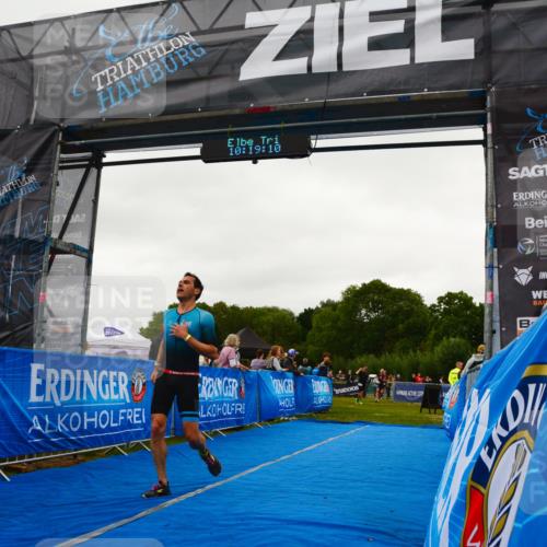 30.08.2026 - Elbe Triathlon Hamburg LAZAROV Photography http://msf.ph/oto/10078889 30.08.2026 10:19:11 Ziel 211 meine-sportfotos.de