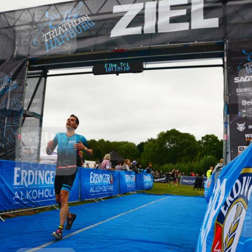 30.08.2026 - Elbe Triathlon Hamburg LAZAROV Photography http://msf.ph/oto/10078891 30.08.2026 10:19:11 Ziel 211 meine-sportfotos.de